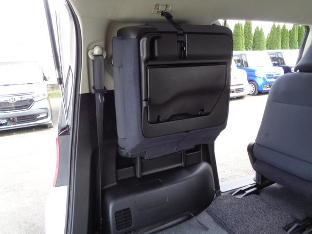 フリード Ｇ　ギャザズＡＵＸ対応ＣＤデッキ　ＥＴＣ　両側スライドドア　プライバシーガラス　ドアバイザー　ヘッドライトレベライザー　電格ドアミラー　７人乗り（36枚目）