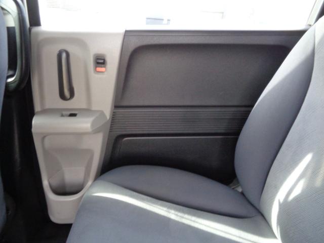 フリード Ｇ　ギャザズＡＵＸ対応ＣＤデッキ　ＥＴＣ　両側スライドドア　プライバシーガラス　ドアバイザー　ヘッドライトレベライザー　電格ドアミラー　７人乗り（63枚目）