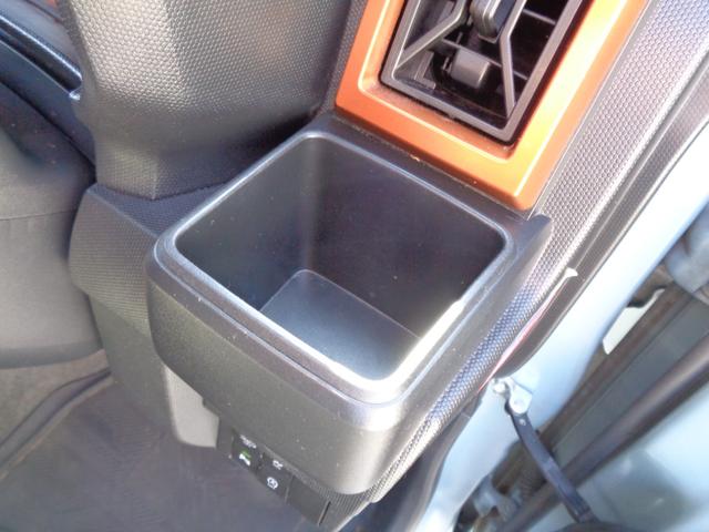 タフト Ｇ　スカイフィールトップ　スマアシＩＩＩ　メモリーナビ　ＣＤ　ＤＶＤ　ＳＤ　ＵＳＢ　フルセグ　ブルートゥース　バックカメラ　ＬＥＤオートヘッドライト　ＬＥＤフォグ　パーキングサポート　純正１５インチＡＷ（61枚目）