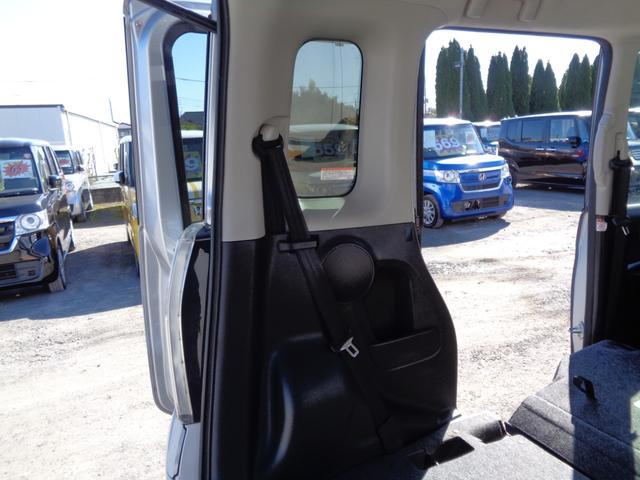 デイズルークス ハイウェイスター　ターボ　エマージェンシーブレーキサポート　メモリーナビ　ＣＤ　ＤＶＤ　ＳＤ　ＡＵＸ　ＵＳＢ　フルセグＴＶ　ブルートゥース　アラウンドビューカメラ　ＥＴＣ　両側パワースライド　ＨＩＤオートヘッドライト　フォグ（41枚目）