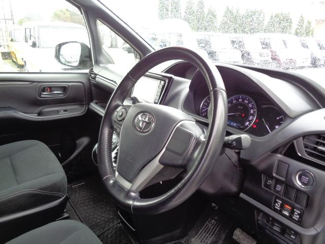 エスクァイア Ｘｉ　メモリーナビ　ＣＤ　ＤＶＤ　ＳＤ　フルセグＴＶ　ブルートゥース　バックカメラ　ビルトインＥＴＣ　両側パワースライドドア　ＬＥＤオートヘッドライト　フォグライト　純正１５インチアルミ　７人乗（14枚目）