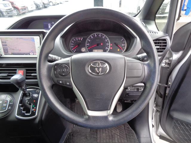 ノア Ｘ　メモリーナビ　ＣＤ　ＡＵＸ　ＳＤ　地デジＴＶ　ブルートゥース　バックカメラ　ビルトインＥＴＣ　ＬＥＤオートヘッドライト　左パワースライドドア　オートエアコン　キーレスキー　ドアバイザー　７人乗（22枚目）