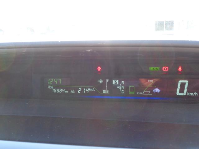 プリウスアルファ Ｓ　メモリーナビ　ＣＤ　ＤＶＤ　ＳＤ　ＡＵＸ　ＵＳＢ　フルセグ　ブルートゥース　バックカメラ　ビルトインＥＴＣ　オートライト　フォグライト　純正１６インチＡＷ　オートエアコン　革ハンドル　ステアリモコン（49枚目）