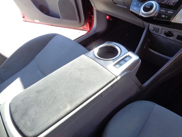 プリウスアルファ Ｓ　メモリーナビ　ＣＤ　ＤＶＤ　ＳＤ　ＡＵＸ　ＵＳＢ　フルセグ　ブルートゥース　バックカメラ　ビルトインＥＴＣ　オートライト　フォグライト　純正１６インチＡＷ　オートエアコン　革ハンドル　ステアリモコン（54枚目）