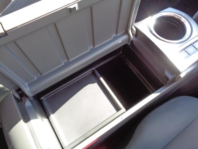 プリウスアルファ Ｓ　メモリーナビ　ＣＤ　ＤＶＤ　ＳＤ　ＡＵＸ　ＵＳＢ　フルセグ　ブルートゥース　バックカメラ　ビルトインＥＴＣ　オートライト　フォグライト　純正１６インチＡＷ　オートエアコン　革ハンドル　ステアリモコン（58枚目）