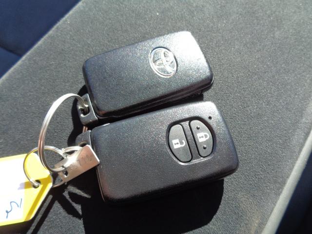 プリウスアルファ Ｓ　メモリーナビ　ＣＤ　ＤＶＤ　ＳＤ　ＡＵＸ　ＵＳＢ　フルセグ　ブルートゥース　バックカメラ　ビルトインＥＴＣ　オートライト　フォグライト　純正１６インチＡＷ　オートエアコン　革ハンドル　ステアリモコン（64枚目）