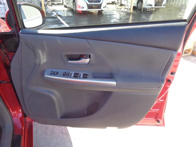 プリウスアルファ Ｓ　メモリーナビ　ＣＤ　ＤＶＤ　ＳＤ　ＡＵＸ　ＵＳＢ　フルセグ　ブルートゥース　バックカメラ　ビルトインＥＴＣ　オートライト　フォグライト　純正１６インチＡＷ　オートエアコン　革ハンドル　ステアリモコン（66枚目）