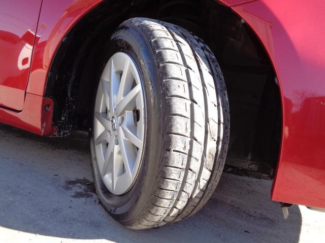 プリウスアルファ Ｓ　メモリーナビ　ＣＤ　ＤＶＤ　ＳＤ　ＡＵＸ　ＵＳＢ　フルセグ　ブルートゥース　バックカメラ　ビルトインＥＴＣ　オートライト　フォグライト　純正１６インチＡＷ　オートエアコン　革ハンドル　ステアリモコン（73枚目）