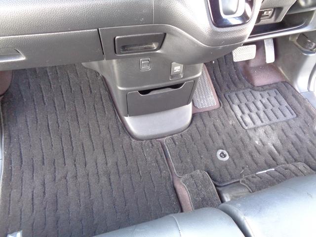 Ｎ－ＢＯＸカスタム Ｇ・Ｌターボホンダセンシング　４ＷＤ　メモリーナビ　ＣＤ　ＤＶＤ　ＳＤ　ＵＳＢ　フルセグ　ブルートゥース　バックカメラ　ビルトインＥＴＣ　ハーフレザーシート　ＬＥＤオートヘッドライト　ＬＥＤフォグ　前後ドラレコ　ＬＫＡＳクルコン（44枚目）