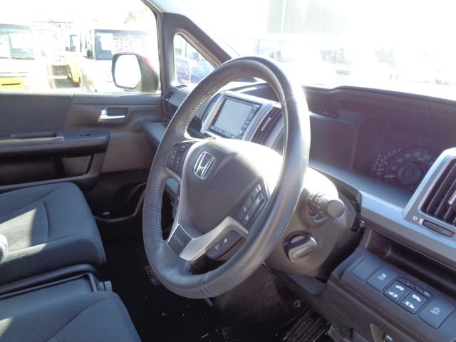 ステップワゴンスパーダ Ｚ　インターナビセレクション　後期型　７人乗　ＨＤＤナビ　ＣＤ　ＤＶＤ　ＭＳＶ　地デジＴＶ　バックカメラ　ビルトインＥＴＣ　フリップダウンモニター　ドラレコ　両側パワースライドドア　ＨＩＤオートヘッドライト　フォグライト（14枚目）