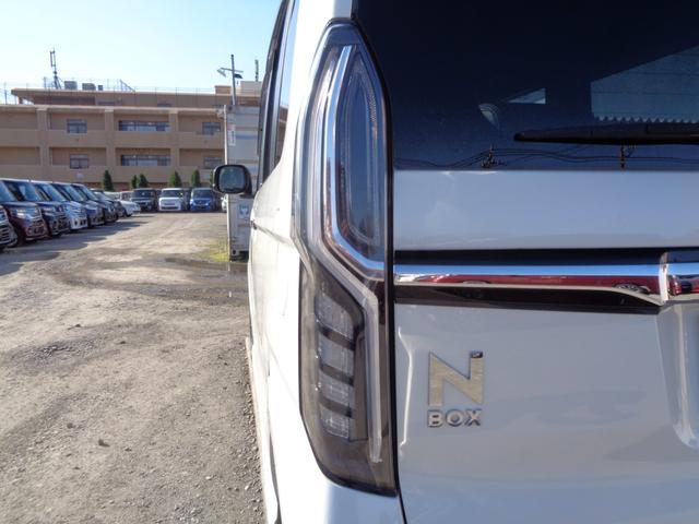 Ｎ－ＢＯＸカスタム Ｇ・Ｌターボホンダセンシング　ツートーンカラー　メモリーナビ　ＣＤ　ＤＶＤ　ＳＤ　フルセグ　ブルートゥース　バックカメラ　ビルトインＥＴＣ　ＬＥＤオートヘッドライト　ＬＥＤフォグ　両側パワースライド　ＬＫＡＳクルコン　ルーフ雹害（21枚目）