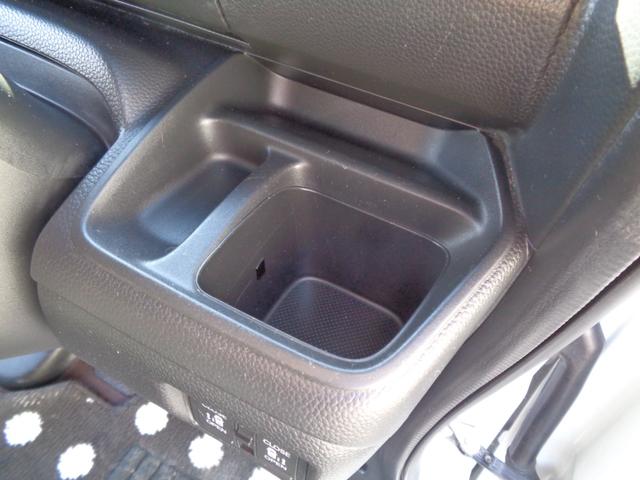 Ｎ－ＢＯＸカスタム Ｇ・Ｌターボホンダセンシング　ツートーンカラー　メモリーナビ　ＣＤ　ＤＶＤ　ＳＤ　フルセグ　ブルートゥース　バックカメラ　ビルトインＥＴＣ　ＬＥＤオートヘッドライト　ＬＥＤフォグ　両側パワースライド　ＬＫＡＳクルコン　ルーフ雹害（63枚目）