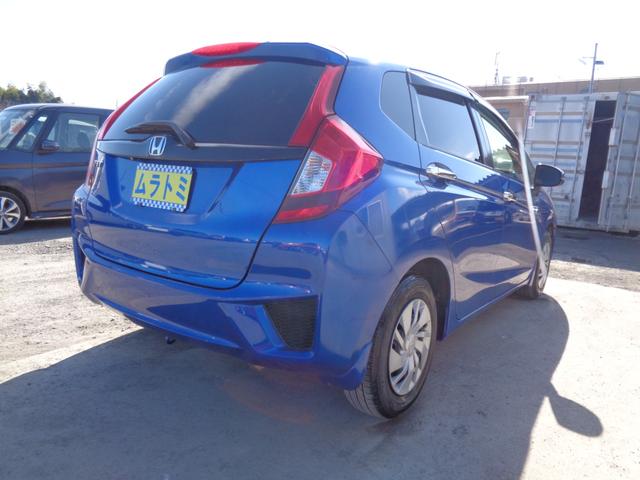 フィット １３Ｇ・Ｆパッケージ　５速マニュアル車　メモリーナビ　ＣＤ　ＤＶＤ　ＳＤ　地デジＴＶ　ブルートゥース　バックカメラ　ビルトインＥＴＣ　ドラレコ　ＬＥＤオートヘッドライト　ウィンカードアミラー　ドアバイザー　Ｐガラス（10枚目）