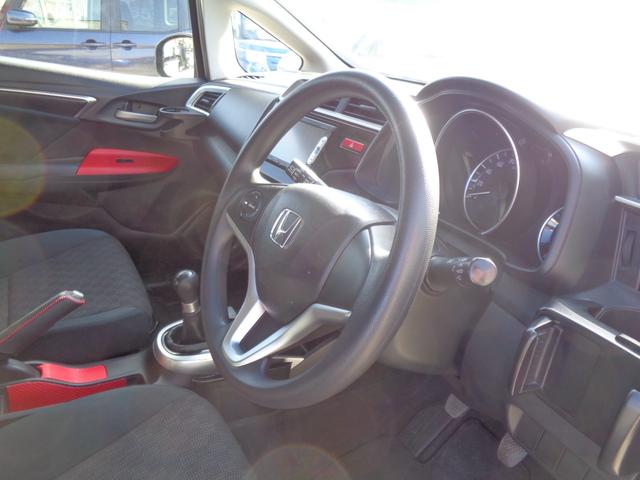 フィット １３Ｇ・Ｆパッケージ　５速マニュアル車　メモリーナビ　ＣＤ　ＤＶＤ　ＳＤ　地デジＴＶ　ブルートゥース　バックカメラ　ビルトインＥＴＣ　ドラレコ　ＬＥＤオートヘッドライト　ウィンカードアミラー　ドアバイザー　Ｐガラス（14枚目）