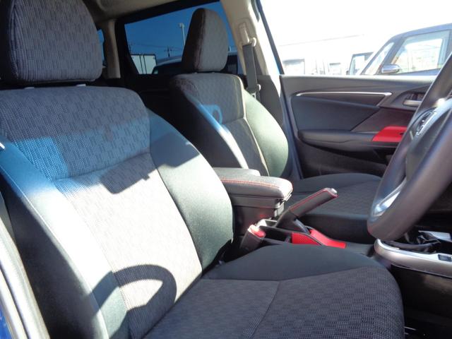 フィット １３Ｇ・Ｆパッケージ　５速マニュアル車　メモリーナビ　ＣＤ　ＤＶＤ　ＳＤ　地デジＴＶ　ブルートゥース　バックカメラ　ビルトインＥＴＣ　ドラレコ　ＬＥＤオートヘッドライト　ウィンカードアミラー　ドアバイザー　Ｐガラス（15枚目）