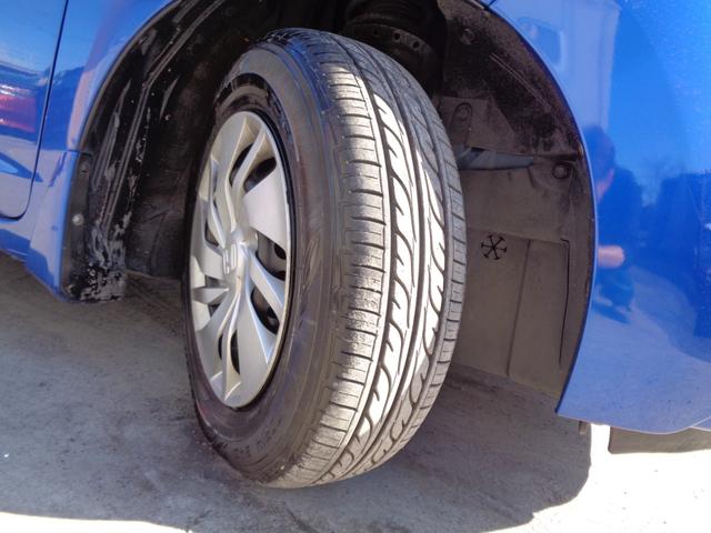 フィット １３Ｇ・Ｆパッケージ　５速マニュアル車　メモリーナビ　ＣＤ　ＤＶＤ　ＳＤ　地デジＴＶ　ブルートゥース　バックカメラ　ビルトインＥＴＣ　ドラレコ　ＬＥＤオートヘッドライト　ウィンカードアミラー　ドアバイザー　Ｐガラス（26枚目）