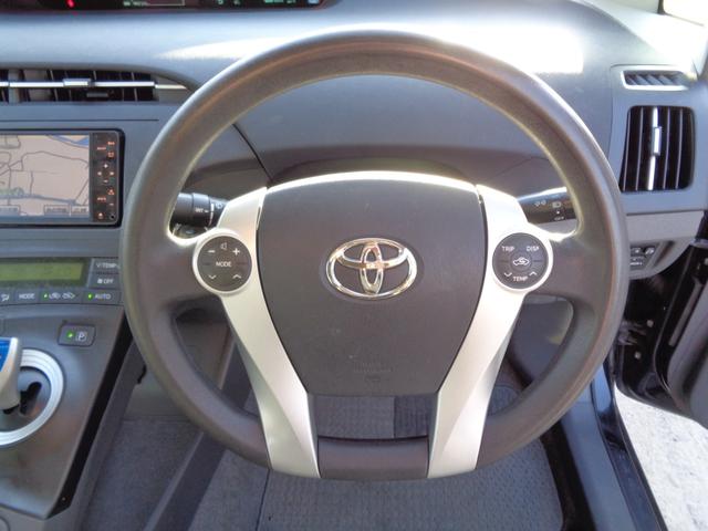 プリウス Ｌ　ＨＤＤナビ　ＣＤ　ＤＶＤ　ＭＳＶ　地デジＴＶ　ブルートゥース　バックカメラ　ビルトインＥＴＣ　純正１５インチアルミ　ウィンカードアミラー　ドアバイザー　スマートキー　オートエアコン　オートライト機能（22枚目）