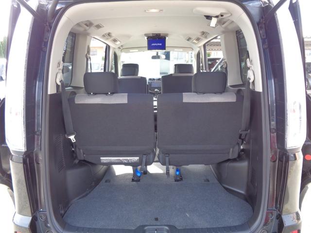 セレナ ライダー　ブラックライン　Ｓ－ハイブリッド　アルパイン大画面メモリーナビ　ＣＤ　ＤＶＤ　ＳＤ　フルセグＴＶ　ブルートゥース　バックカメラ　フリップダウンモニター　ビルトインＥＴＣ　両側パワースライド　ＨＩＤオートヘッドライト　フォグライト　雹害（32枚目）