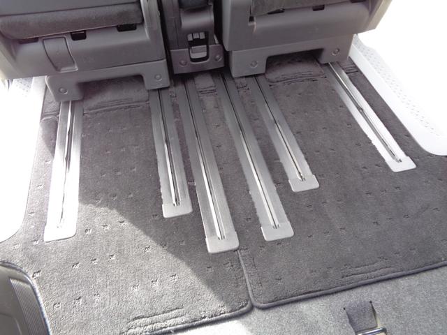 セレナ ライダー　ブラックライン　Ｓ－ハイブリッド　アルパイン大画面メモリーナビ　ＣＤ　ＤＶＤ　ＳＤ　フルセグＴＶ　ブルートゥース　バックカメラ　フリップダウンモニター　ビルトインＥＴＣ　両側パワースライド　ＨＩＤオートヘッドライト　フォグライト　雹害（50枚目）