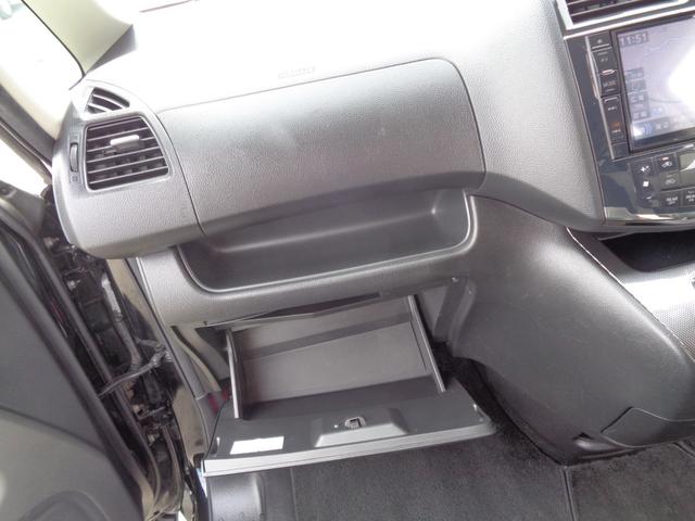 セレナ ライダー　ブラックライン　Ｓ－ハイブリッド　アルパイン大画面メモリーナビ　ＣＤ　ＤＶＤ　ＳＤ　フルセグＴＶ　ブルートゥース　バックカメラ　フリップダウンモニター　ビルトインＥＴＣ　両側パワースライド　ＨＩＤオートヘッドライト　フォグライト　雹害（53枚目）