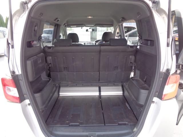 フリードスパイク G ジャストセレクション HDDナビ CD DVD MSV 地デジTV バックカメラ ビルトインETC HIDオートヘッドライト 社外14インチアルミ オートエアコン 両側スライドドア キーレスキー ドアバイザー 雹害(17枚目)