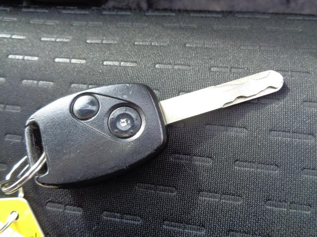 フリードスパイク G ジャストセレクション HDDナビ CD DVD MSV 地デジTV バックカメラ ビルトインETC HIDオートヘッドライト 社外14インチアルミ オートエアコン 両側スライドドア キーレスキー ドアバイザー 雹害(23枚目)