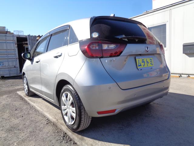フィット ｅ：ＨＥＶベーシック　ホンダセンシング　メモリーナビ　ＣＤ　ＳＤ　ブルートゥース　バックカメラ　ビルトインＥＴＣ　ＬＥＤオートヘッドライト　パーキングサポート　前後クリアランスソナー　クルーズコントロール　オートエアコン（8枚目）