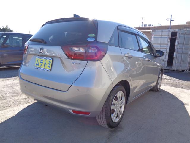 フィット ｅ：ＨＥＶベーシック　ホンダセンシング　メモリーナビ　ＣＤ　ＳＤ　ブルートゥース　バックカメラ　ビルトインＥＴＣ　ＬＥＤオートヘッドライト　パーキングサポート　前後クリアランスソナー　クルーズコントロール　オートエアコン（10枚目）