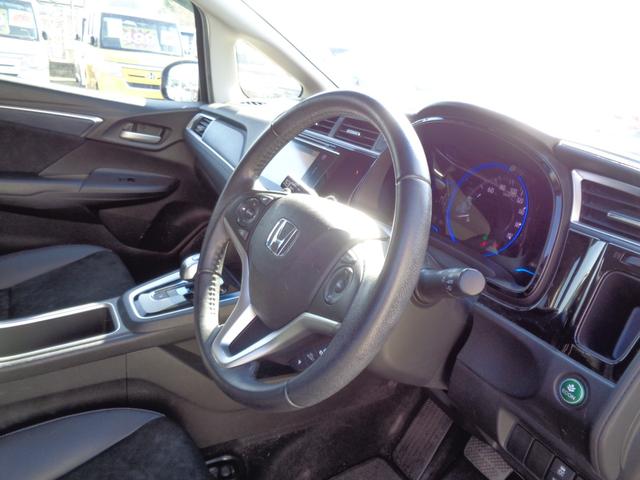 シャトル ハイブリッドＸ　ＣＴＢＡ　メモリーナビ　ＣＤ　ＤＶＤ　ＵＳＢ　フルセグＴＶ　ブルートゥース　バックカメラ　ビルトインＥＴＣ　ハーフレザーシート　革ハンドル　パドルシフト　クルーズコントロール　ＬＥＤオートヘッドライト（13枚目）