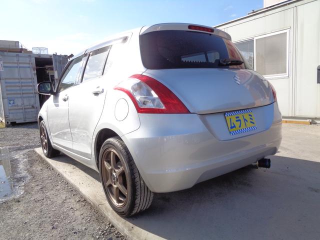 スイフト ＸＧ　５速マニュアル車　柿本改マフラー　社外１６インチアルミ　ＣＤデッキ　ビルトインＥＴＣ　プライバシーガラス　ドアバイザー　プッシュスタート　スマートキー　イモビ／セキュリティ　電格ミラー　オートエアコン（17枚目）