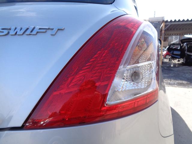 スイフト ＸＧ　５速マニュアル車　柿本改マフラー　社外１６インチアルミ　ＣＤデッキ　ビルトインＥＴＣ　プライバシーガラス　ドアバイザー　プッシュスタート　スマートキー　イモビ／セキュリティ　電格ミラー　オートエアコン（25枚目）