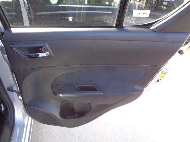 スイフト ＸＧ　５速マニュアル車　柿本改マフラー　社外１６インチアルミ　ＣＤデッキ　ビルトインＥＴＣ　プライバシーガラス　ドアバイザー　プッシュスタート　スマートキー　イモビ／セキュリティ　電格ミラー　オートエアコン（64枚目）