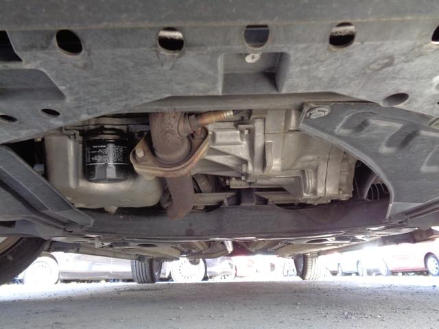 スイフト ＸＧ　５速マニュアル車　柿本改マフラー　社外１６インチアルミ　ＣＤデッキ　ビルトインＥＴＣ　プライバシーガラス　ドアバイザー　プッシュスタート　スマートキー　イモビ／セキュリティ　電格ミラー　オートエアコン（67枚目）