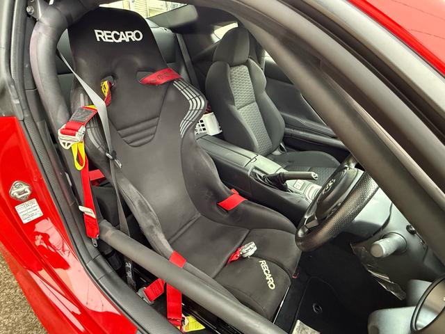 ＧＲ８６ ＲＣ　カップカー　２オーナー　エクセディクラッチ　フルバケ　前後レース用キャリパー　機械式デフ　ＨＰＩミッションクーラー　ＳＯＬＯ２ＤＬタイムレコーダー　ホイールタイヤ１セット付　６点ハーネスベルト（11枚目）