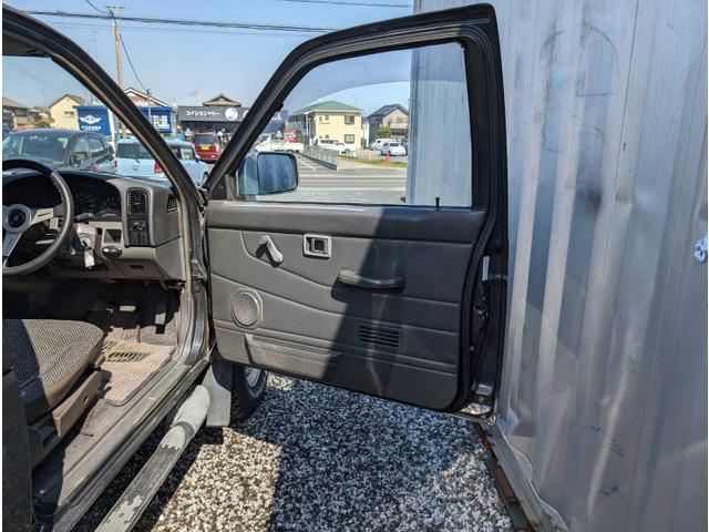 ダットサンピックアップ ダブルキャブ　ＡＤ　走行距離２５２２８９ｋｍ　ナビ　ワンセグ　５ＭＴ（13枚目）