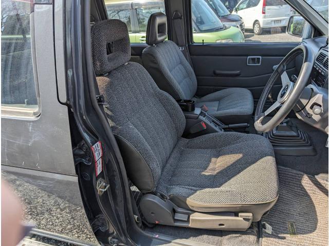ダットサンピックアップ ダブルキャブ　ＡＤ　走行距離２５２２８９ｋｍ　ナビ　ワンセグ　５ＭＴ（15枚目）