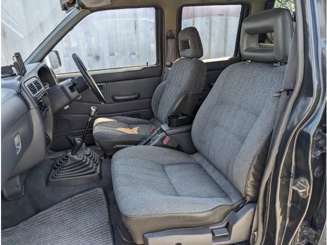 ダットサンピックアップ ダブルキャブ　ＡＤ　走行距離２５２２８９ｋｍ　ナビ　ワンセグ　５ＭＴ（22枚目）
