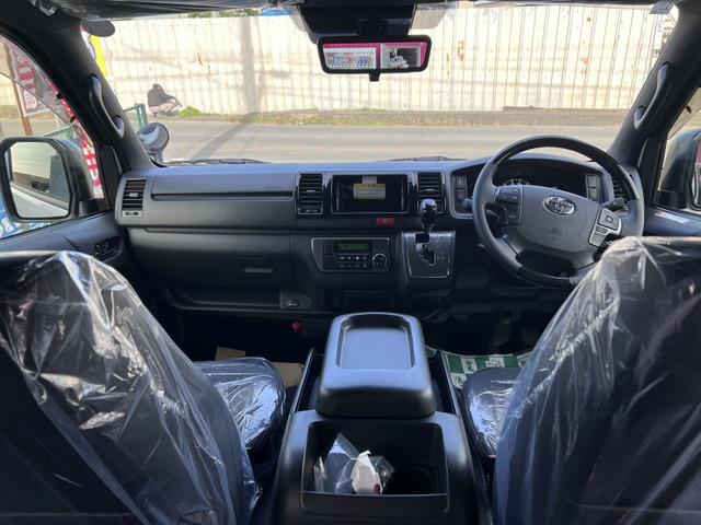 ハイエースバン ロングスーパーGL ダークプライムS 走行距離11km 登録済未使用車 保証書 デジタルインナーミラー トヨタセーフティセンス 両側電動スライドドア 車線逸脱防止支援システム ハーフレザーシート LEDヘッドライト(18枚目)