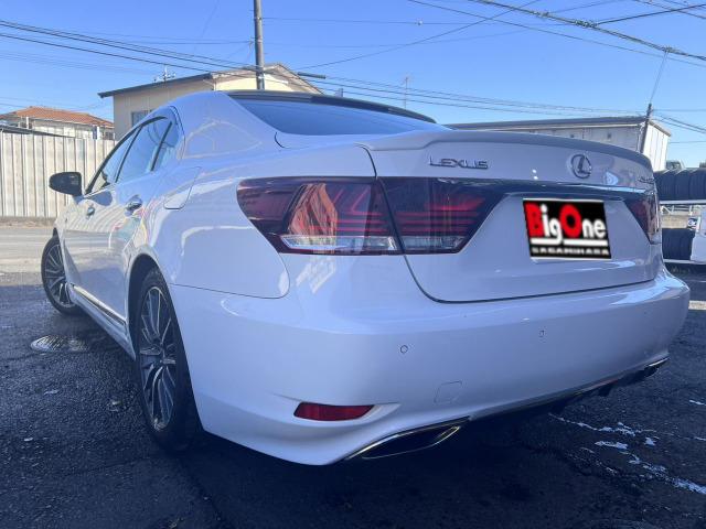 ＬＳ ＬＳ４６０　Ｆスポーツ　走行距離８００５４ｋｍ　サンルーフ　黒革シート　ＤＴＶ　キーフリー　ＥＴＣ（4枚目）