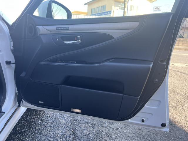 ＬＳ ＬＳ４６０　Ｆスポーツ　走行距離８００５４ｋｍ　サンルーフ　黒革シート　ＤＴＶ　キーフリー　ＥＴＣ（7枚目）