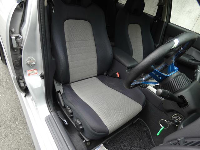 25GT-Xターボ 5速マニュアル 載せ替え公認 希少サンルーフ付き BLITZインタークーラー CUSCOタワーバー NISMOショックアブソーバー フルエアロ 18inAW 社外音etc(21枚目)