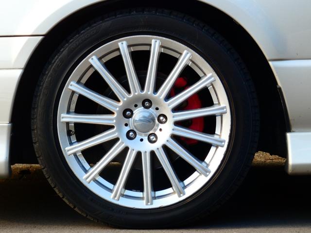 レガシィツーリングワゴン ＴＳタイプＲ　リミテッド　５速ＭＴ　タナベ車高調　社外マフラー　タワーバー　タイベル交換歴　フルエアロ　ハーフレザーシート　社外ナビ　ワンセグＴＶ　ＥＴＣ　ルーフレール　フォグランプ　レガシィ専門店　自社買取車両！（16枚目）