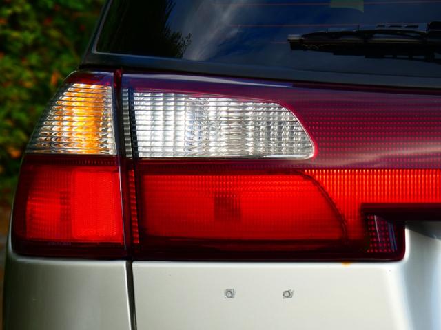 レガシィツーリングワゴン ＴＳタイプＲ　リミテッド　５速ＭＴ　タナベ車高調　社外マフラー　タワーバー　タイベル交換歴　フルエアロ　ハーフレザーシート　社外ナビ　ワンセグＴＶ　ＥＴＣ　ルーフレール　フォグランプ　レガシィ専門店　自社買取車両！（43枚目）