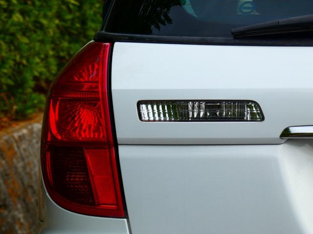 レガシィツーリングワゴン 3.0RスペックB 6速MT BLITZ車高調 STIリップ STIゲノムマフラー 中間ストレート タワーバー 5ZIGEN18インチAW 希少 珍車 水平対向6気筒EG 250馬力 半端ない 安心タイミングチェーン!(46枚目)