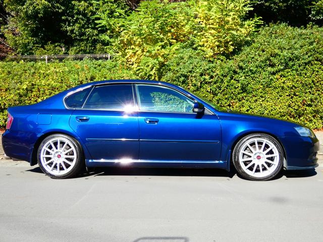 レガシィＢ４ ３．０ＲスペックＢ　６速ＭＴ　前期　ＳＴＩリップ　ＣＵＳＣＯ車高調　社外マフラー　ＳＴＩ１８インチＡＷ　強化アーム　社外グリル　希少　珍車　水平対向６気筒ＥＧ　２５０馬力　内外装仕上げ済　機関系ＯＫ　レガシィ専門店（14枚目）