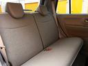 リアシートは足元も広々しています!!