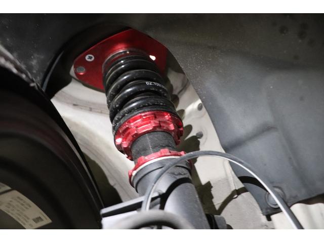 ８６ ＧＴ　６ＭＴ　フジツボマフラー　ＥＮＫＥＩ　ＰＦ０７　１８インチ　ＢＲＩＴＺ車高調　ｍｏｍｏステアリング　ＧＲｅｄｄｙシフトノブ　純正ナビ　バックカメラ　ＥＴＣ（11枚目）
