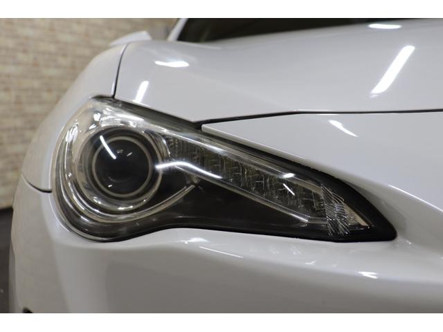 ８６ ＧＴ　６ＭＴ　フジツボマフラー　ＥＮＫＥＩ　ＰＦ０７　１８インチ　ＢＲＩＴＺ車高調　ｍｏｍｏステアリング　ＧＲｅｄｄｙシフトノブ　純正ナビ　バックカメラ　ＥＴＣ（16枚目）