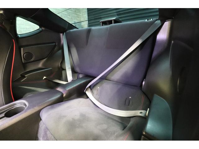 ８６ ＧＴ　６ＭＴ　フジツボマフラー　ＥＮＫＥＩ　ＰＦ０７　１８インチ　ＢＲＩＴＺ車高調　ｍｏｍｏステアリング　ＧＲｅｄｄｙシフトノブ　純正ナビ　バックカメラ　ＥＴＣ（24枚目）