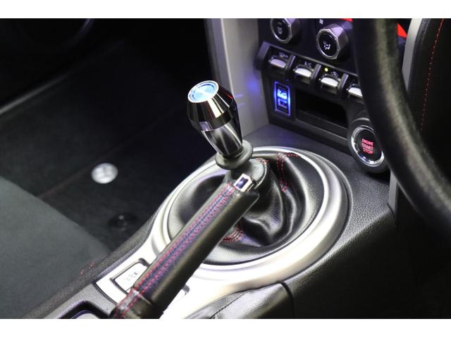 ８６ ＧＴ　６ＭＴ　フジツボマフラー　ＥＮＫＥＩ　ＰＦ０７　１８インチ　ＢＲＩＴＺ車高調　ｍｏｍｏステアリング　ＧＲｅｄｄｙシフトノブ　純正ナビ　バックカメラ　ＥＴＣ（26枚目）
